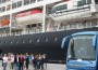 Cruceristas del Azamara Quest en el puerto de Motril