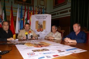 El III Encuentro de Pulso y Púa le pone azúcar a la noche del sábado