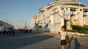 La línea marítima Motril-Melilla enfila su primera travesía