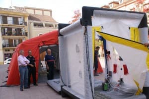El Cuerpo de bomberos adquiere un hospital de campaña y una ducha descontaminante