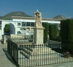 El Ayuntamiento de Motril trabaja en la rehabilitación de 300 nichos antiguos