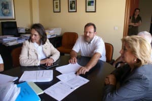 La alcaldesa de Motril visita las ELAs  de Carchuna-Calahonda y Torrenueva