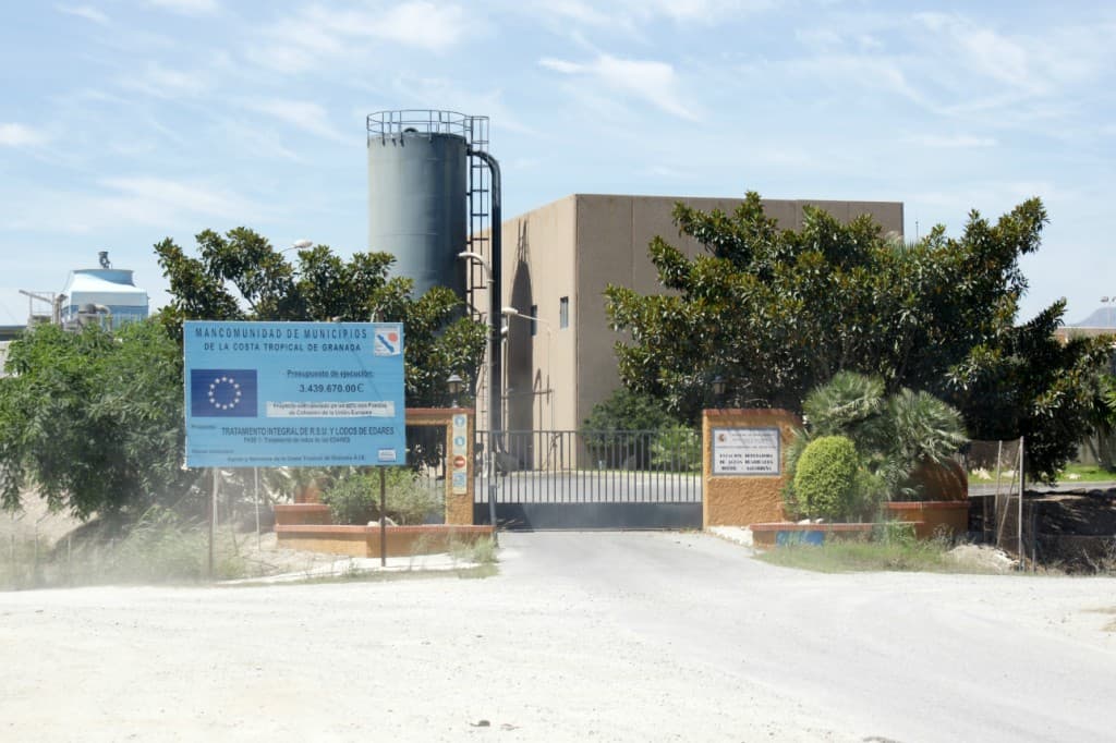 Esta tarde se coloca la primera piedra de la obra de «modificación del tratamiento de olores de la E.D.A.R. Motril-Salobreña»