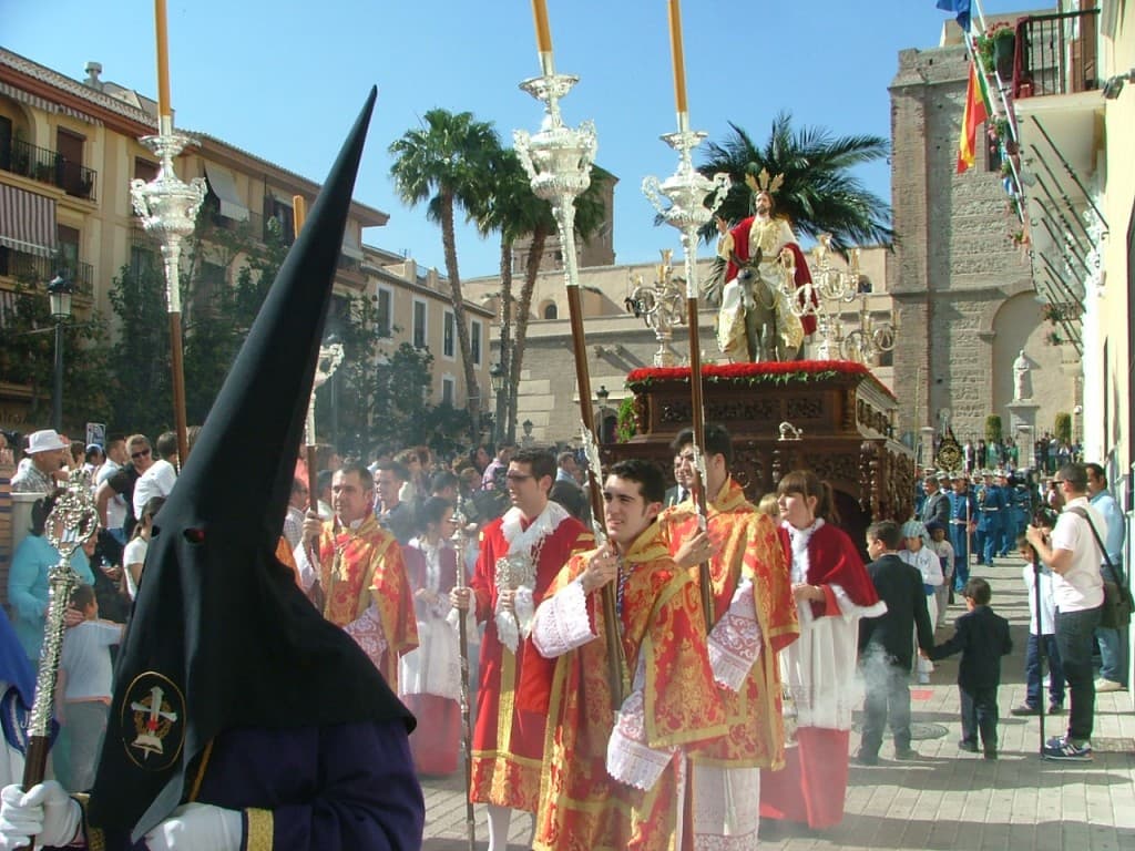 DOMINGO DE RAMOS Motril se echa a la calle para recibir al Rey de los judios en su entrada a Jerusalen