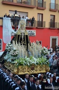 SABADO SANTO LA SOLEDAD Y “EL TUMBAILLO” PONEN EL COLOFÓN AL ULTIMO DESFILE OFICIAL DE LA SEMANA SANTA