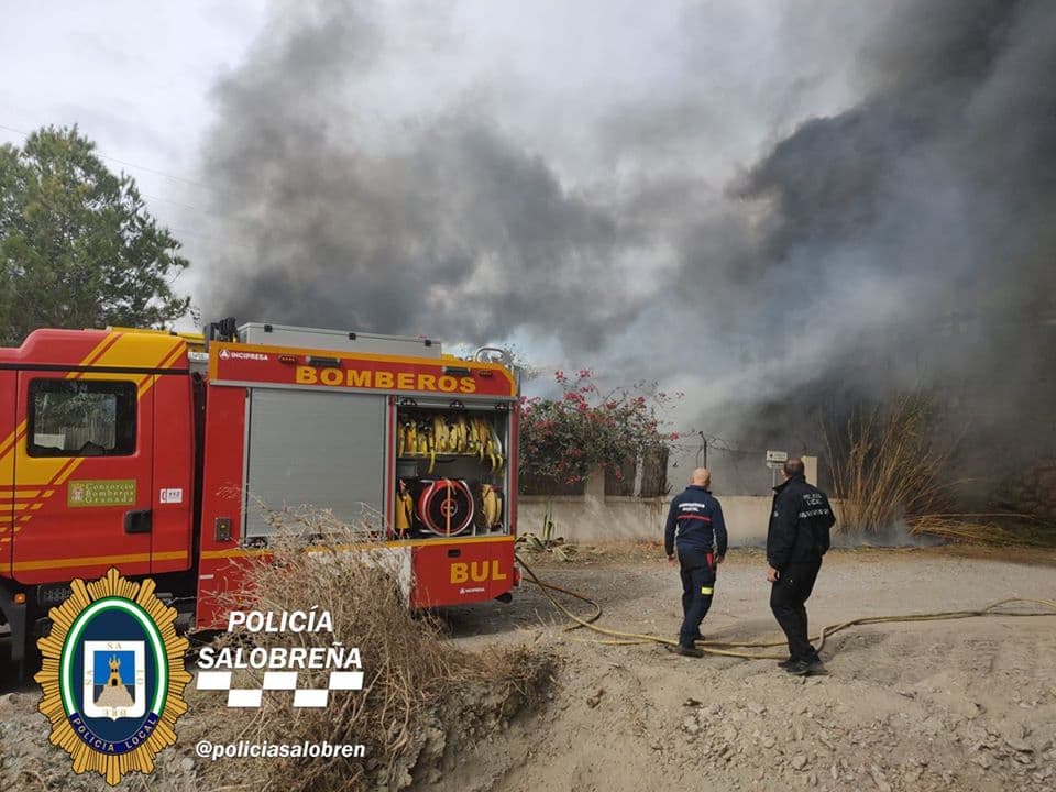 Incendio en un cortijo cercano a Salobreña