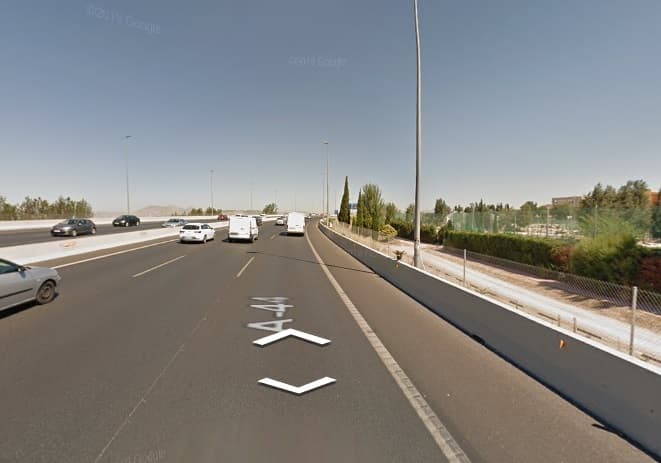 Accidente con cuatro heridos en la A-44 a su paso por Granada