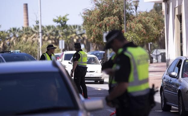 La Policía Local de Motril está empezando aplicar la Ley de Seguridad Ciudadana y, en casos extremos, el Código Penal