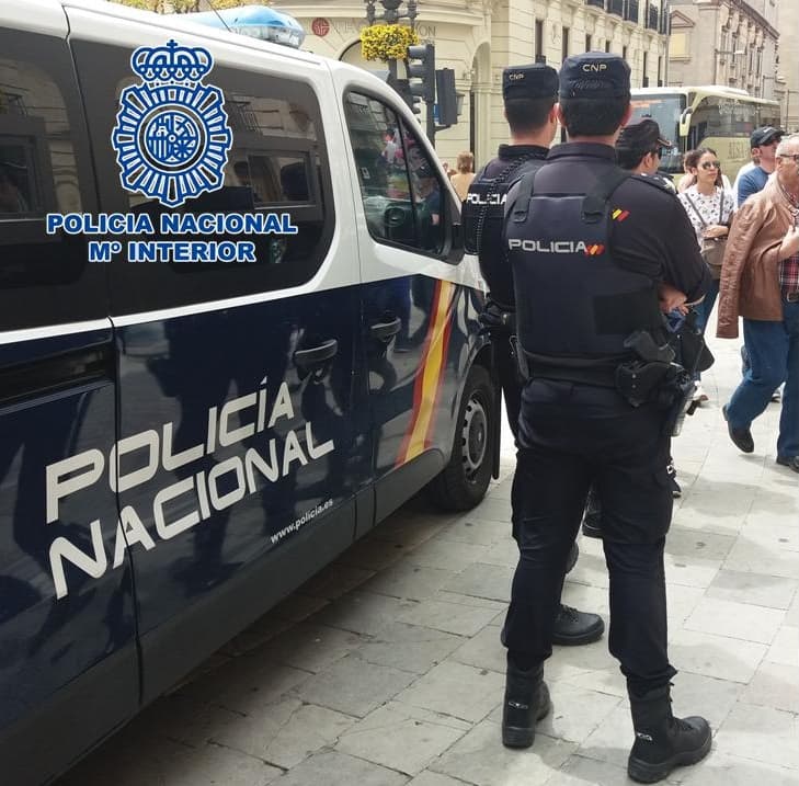 Granada ha reforzado la presencia policial con motivo de la celebración de la Semifinal de la Copa de S.M. el Rey