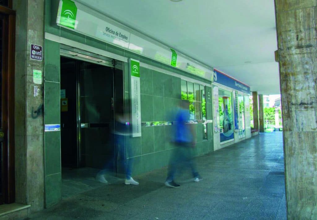 El SAE refuerza en Granada la atención a demandantes de empleo y a empresas