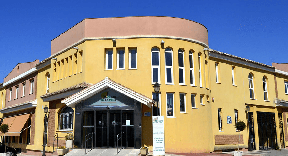 Fallecen al menos diez ancianos en la residencia de Cájar