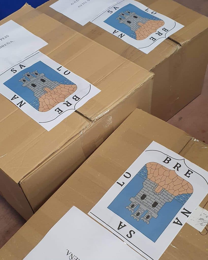 El Ayuntamiento de Salobreña entrega 430 batas sanitarias al Hospital de Motril