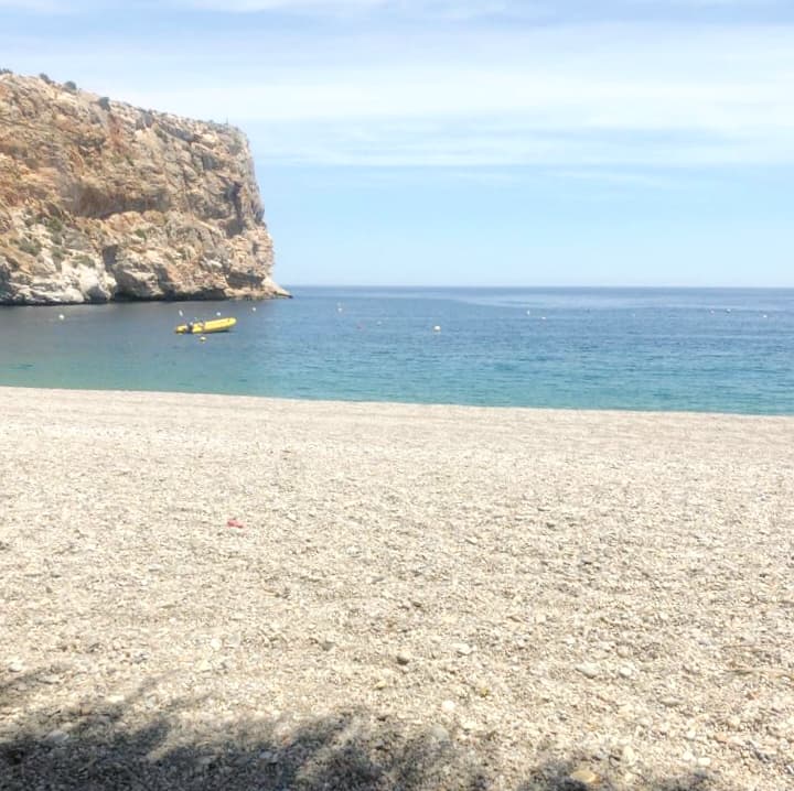Mayo ha puesto cara de agosto en la  Costa Tropical durante el fin de semana
