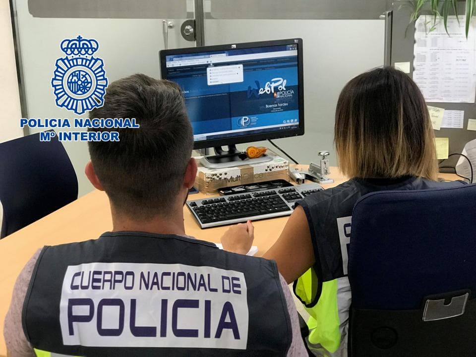 Investigan a un marido como presunto autor de la distribución de archivos de contenido erótico en los que aparecía su esposa