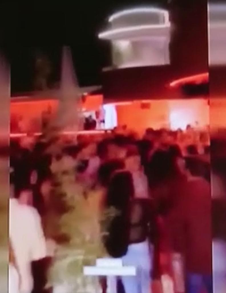Iniciado expediente sancionador contra el chiringuito que presuntamente incumplió las normas sanitarias de espectáculos públicos