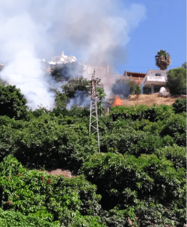 Susto para los vecinos de la Loma del Gato y La Golondrina en Almuñécar por un incendio en terreno agrícola
