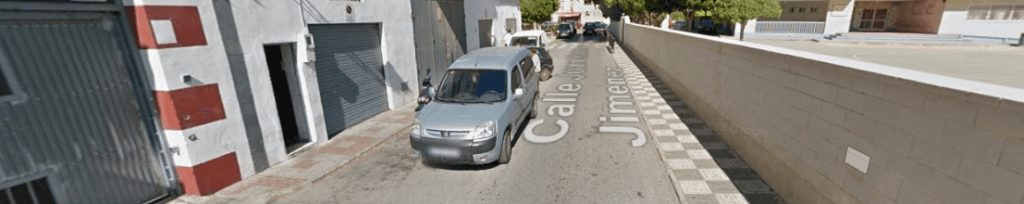 La calle Juan Ramón Jiménez se cortará al tráfico el próximo miércoles por trabajos de poda en el arbolado del colegio