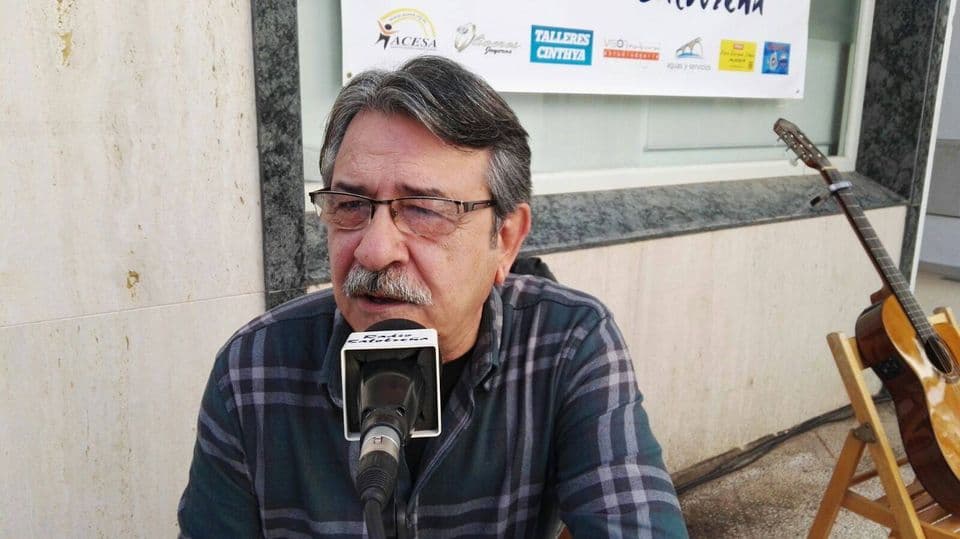 El Calderón acoge la presentación de ‘Donde duermen los silencios’, nuevo poemario del polifacético Antonio Fernández Ferrer