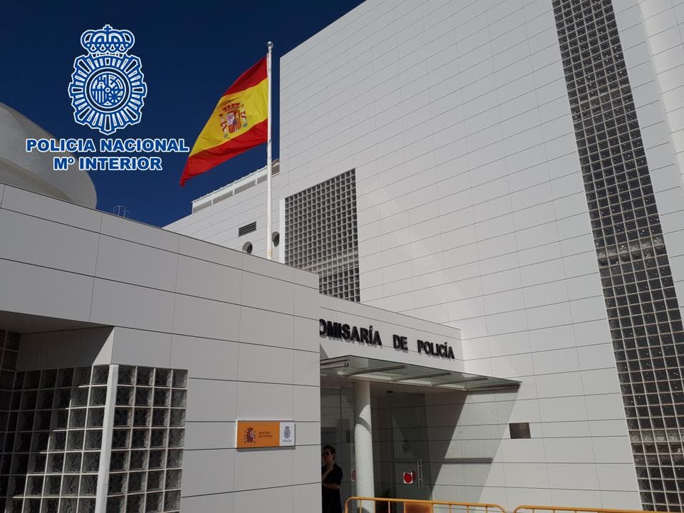 Detienen en Motril a un individuo que presuntamente habría cometido un robo amenazando a un menor junto a un cajero automático