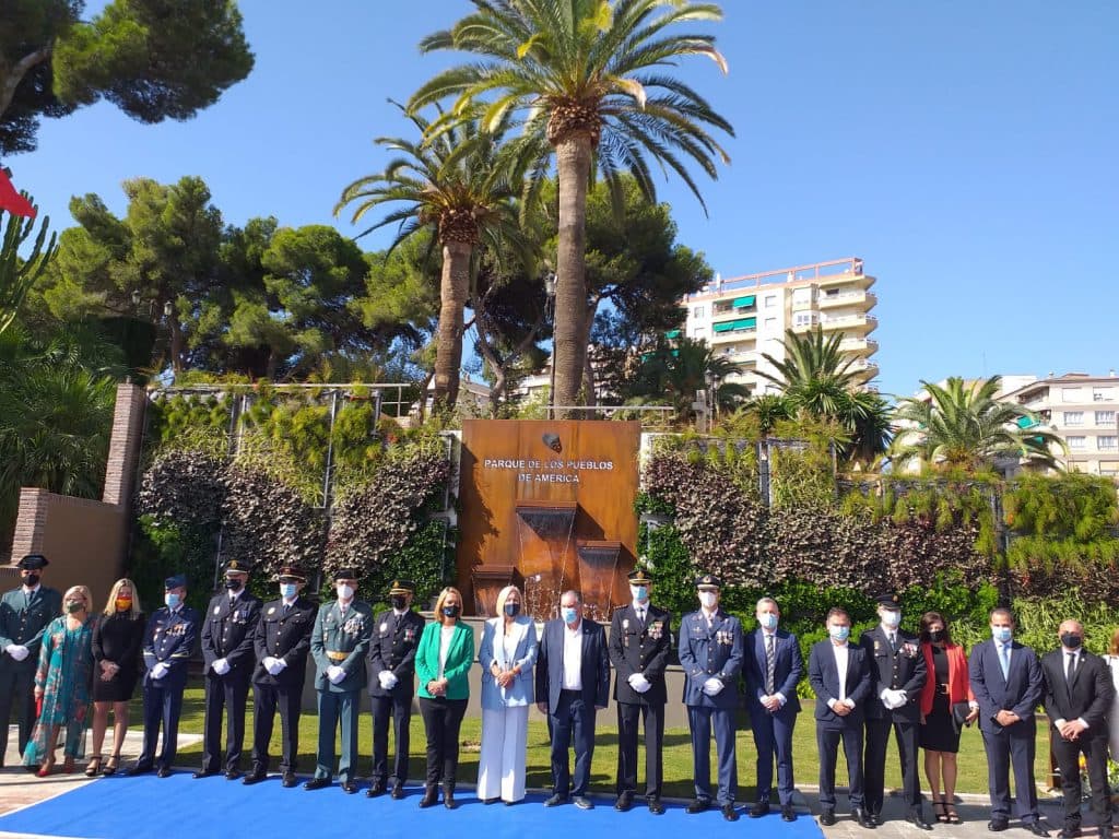 Motril celebra el Día de la Hispanidad y la alcaldesa ensalza la «valentía y entrega» de cientos de motrileños durante la peor fase la pandemia