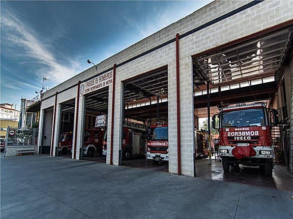 Siete bomberos de Motril aislados tras el positivo de un compañero