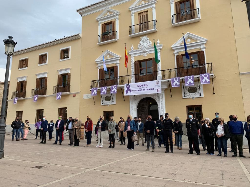 Flor Almón expresa el compromiso de los socialistas motrileños en la lucha contra la violencia hacia las mujeres