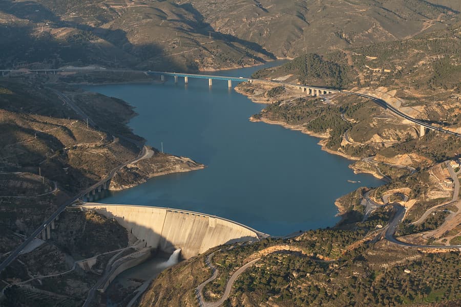 Autorizada la firma del convenio con la Consejería de Agricultura y Mancomunidad de Municipios de la Costa Tropical para la ejecución y explotación del desglosado nº9 de las conducciones derivadas del sistema de Presas Béznar-Rules