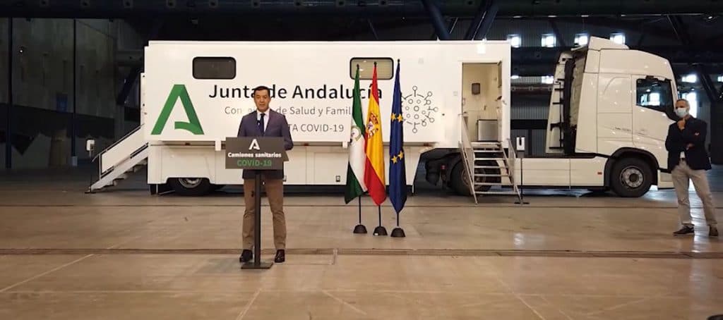 Moreno presenta las unidades móviles para cribados masivos que realizarán 5.000 test diarios