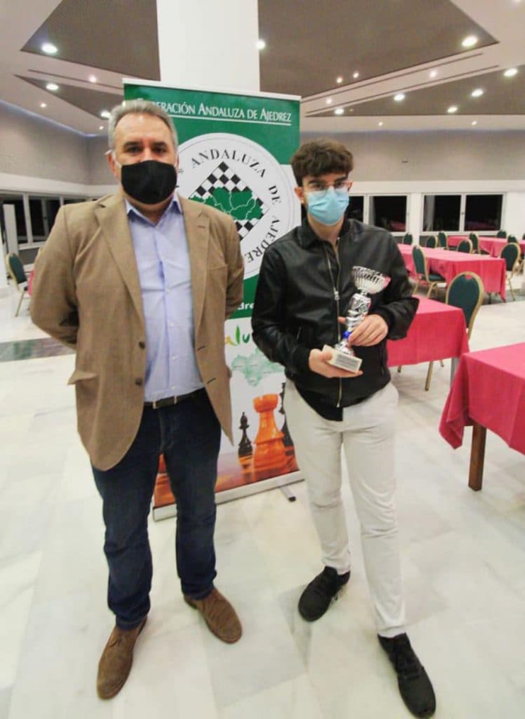 El ajedrecista granadino del Club Ajedrez Puerta Elvira, Francisco Orantes Taboada, brillante Campeón Absoluto de Andalucía