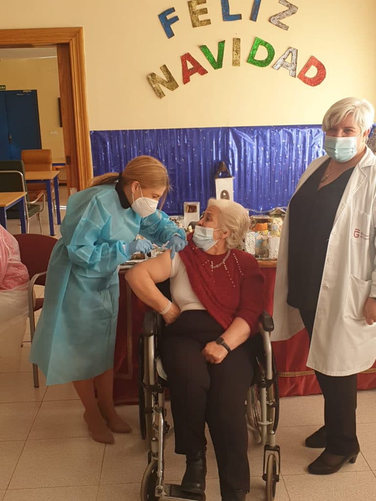 Los mayores de la residencia La Milagrosa acogen con satisfacción la vacuna de la covid-19