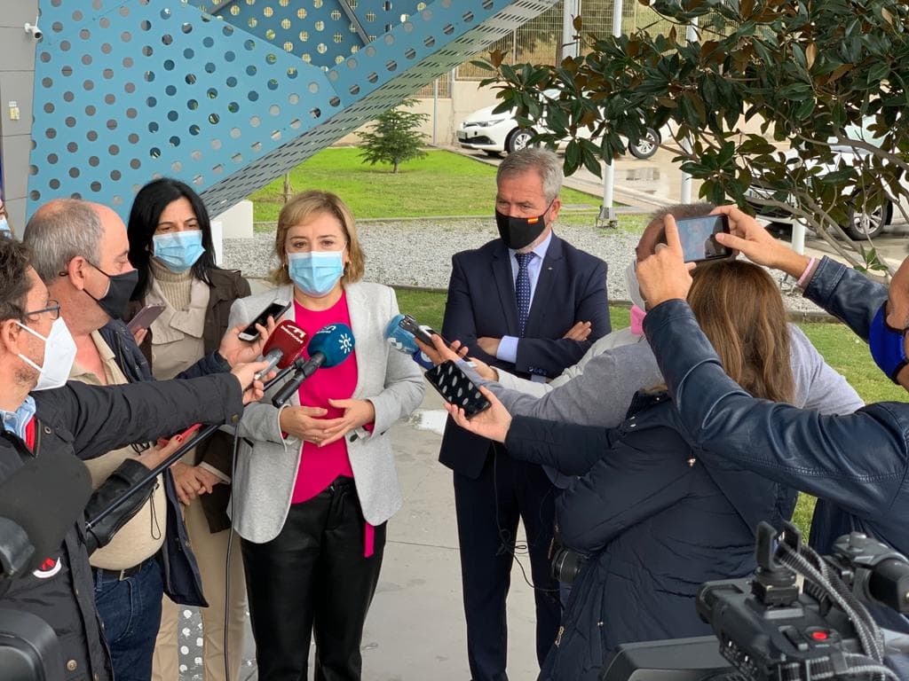 Sandra García apunta a comienzos de abril para el inicio de la línea marítima Motril-Melilla