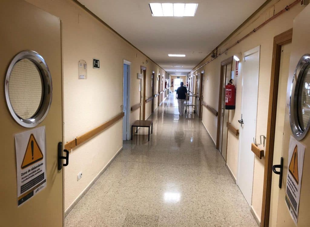 La Covid-19 se cobra en Granada 17 fallecidos y 70 hospitalizaciones en las últimas 24 horas