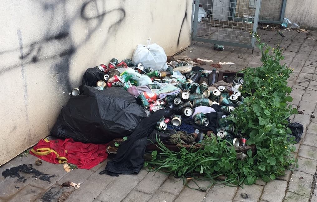 CA denuncia que «a pesar que pagamos un sobrecoste de 800.000 euros anuales, el servicio de limpieza no llega a muchas calles y barrios»