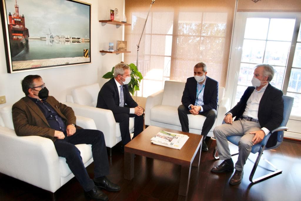 Toma de contacto entre el Puerto de Motril y Balearia para preparar el inicio de la línea marítima con Melilla