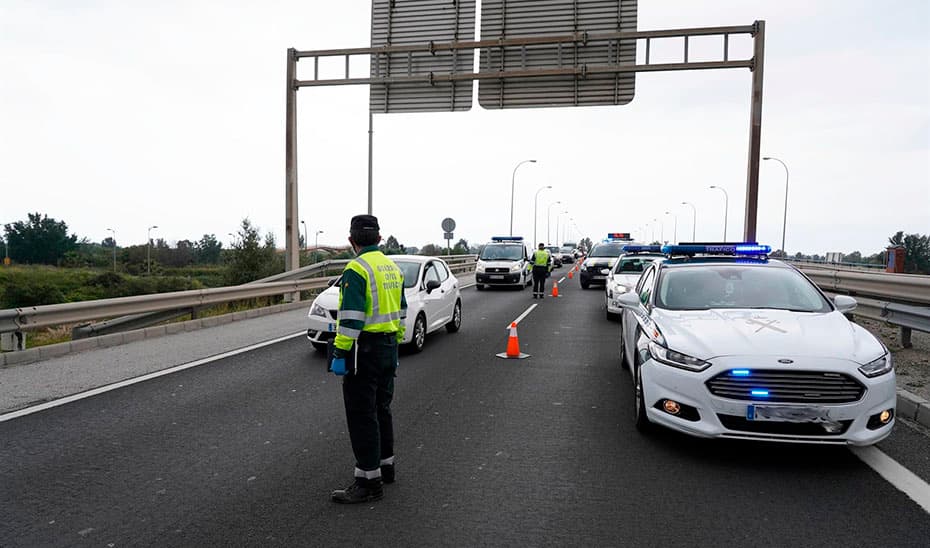 La Guardia Civil detiene en la A-7, a la altura de Albuñol, a dos personas por tráfico de hachís en un control antidroga