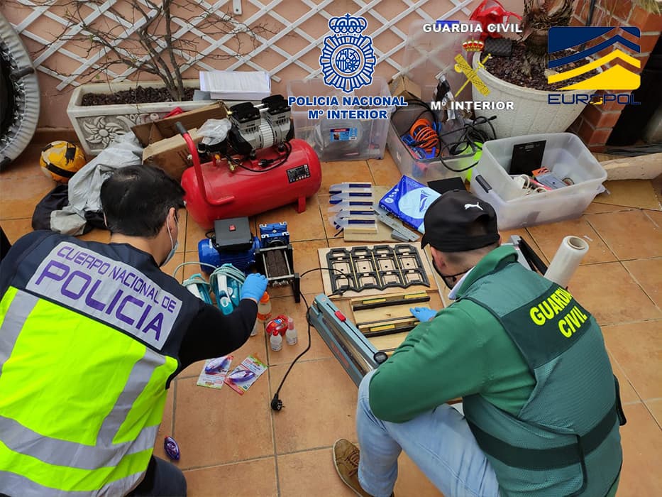 Detenidas 37 personas pertenecientes a una organización criminal dedicada a la introducción de billetes falsos de 500 euros