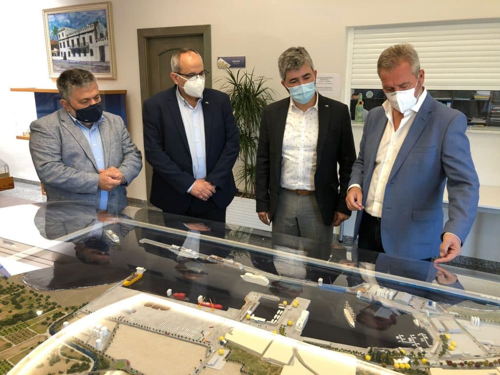 AxSí defiende la necesidad de que «los fondos europeos de recuperación apuesten por la conexión ferroviaria entre el Puerto de Motril y Granada»