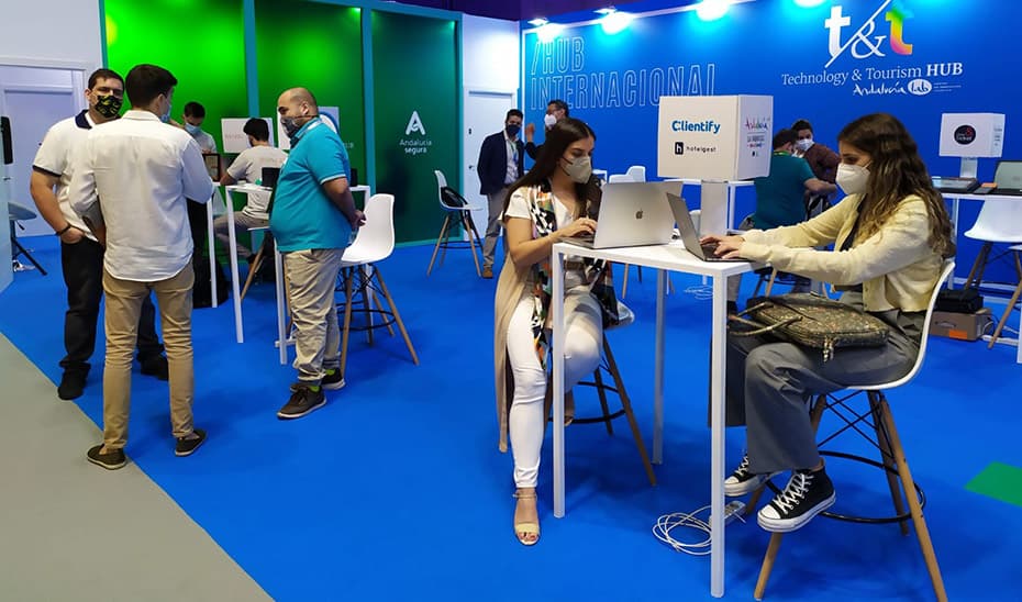 Unas 24.000 personas visitaron el expositor de Andalucía en Fitur en las jornadas profesionales