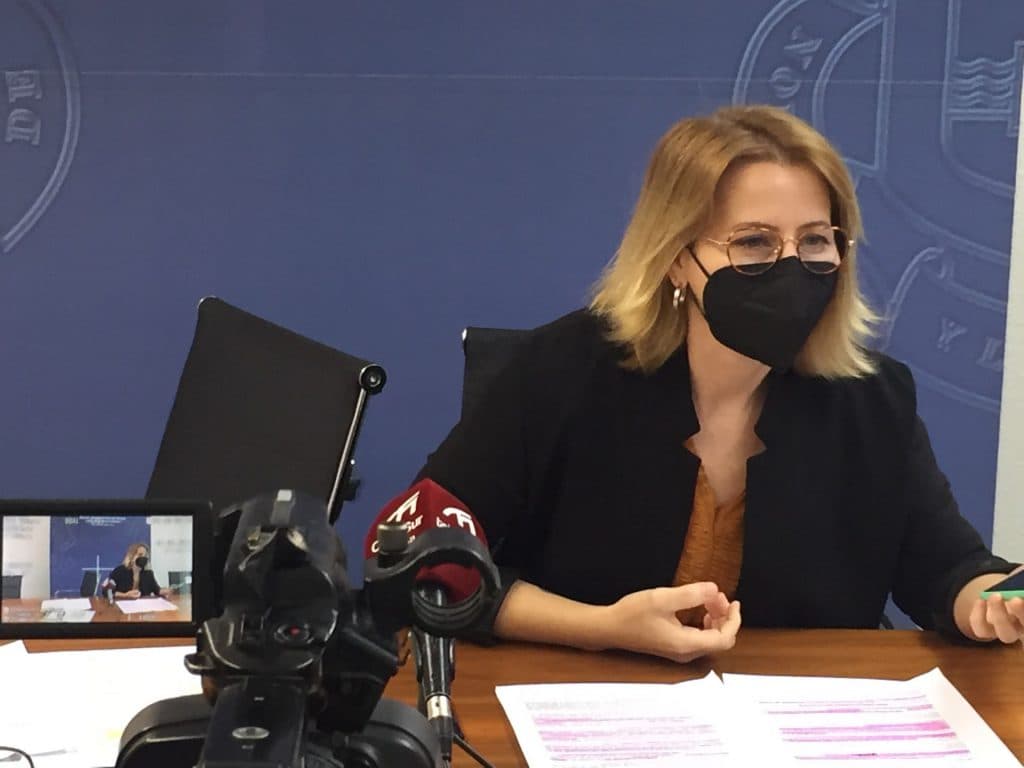 Inma Omiste (IU-Equo) pide a la alcaldesa «que se ponga en la piel» de los 6.837 parados y paradas de Motril