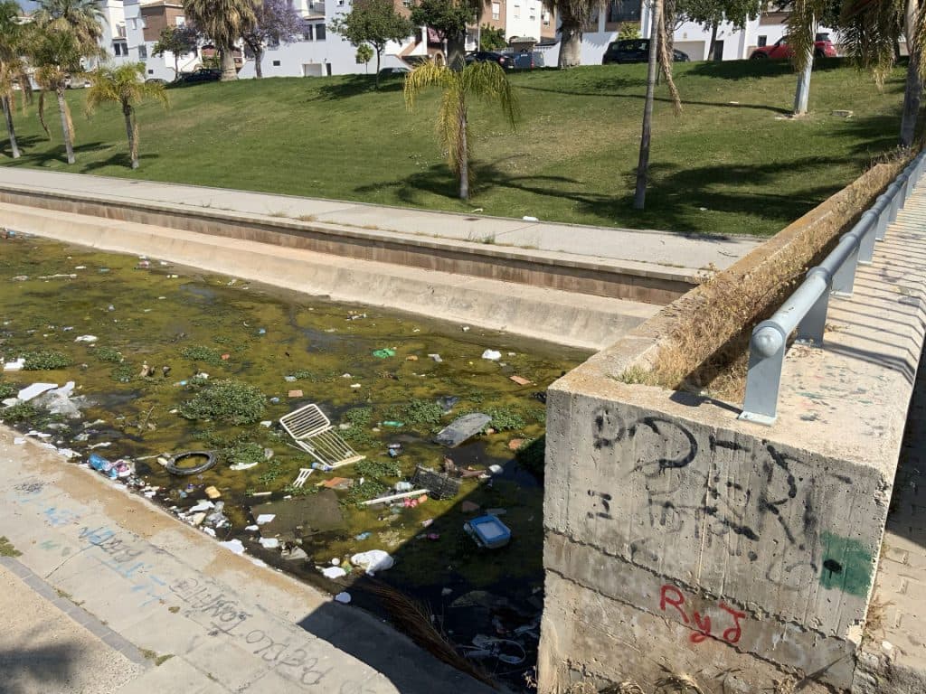 El PSOE demanda a la alcaldesa una intervención urgente de limpieza, desinfección y mantenimiento en el Parque de las Provincias