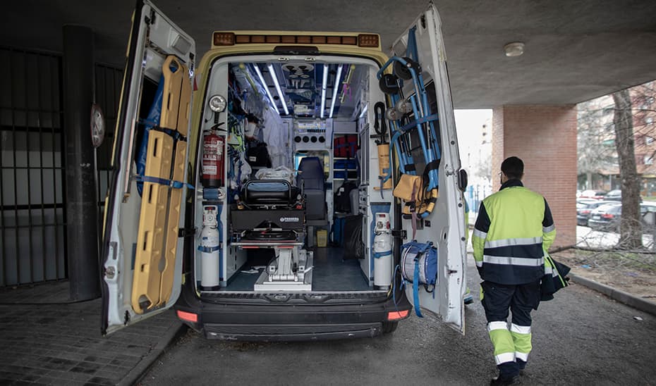 Herido un trabajador tras caerse desde una escalera en una nave de Alhendín