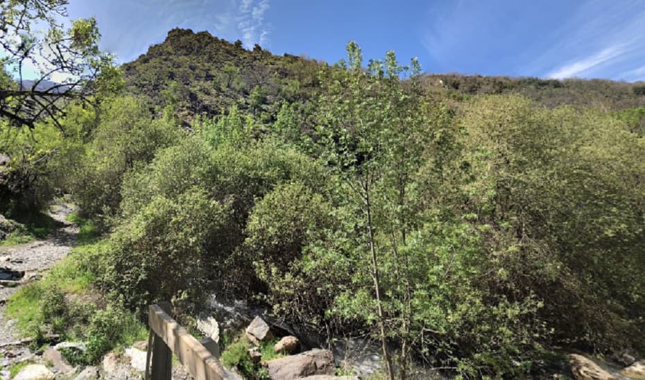 Rescatada en helicóptero una senderista herida en Güejar Sierra