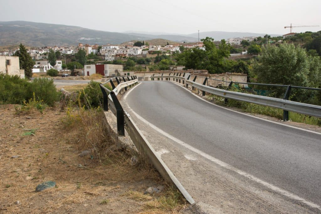 Licitadas las obras de mejora de la carretera A-4126 que sirve de acceso principal a Ugíjar