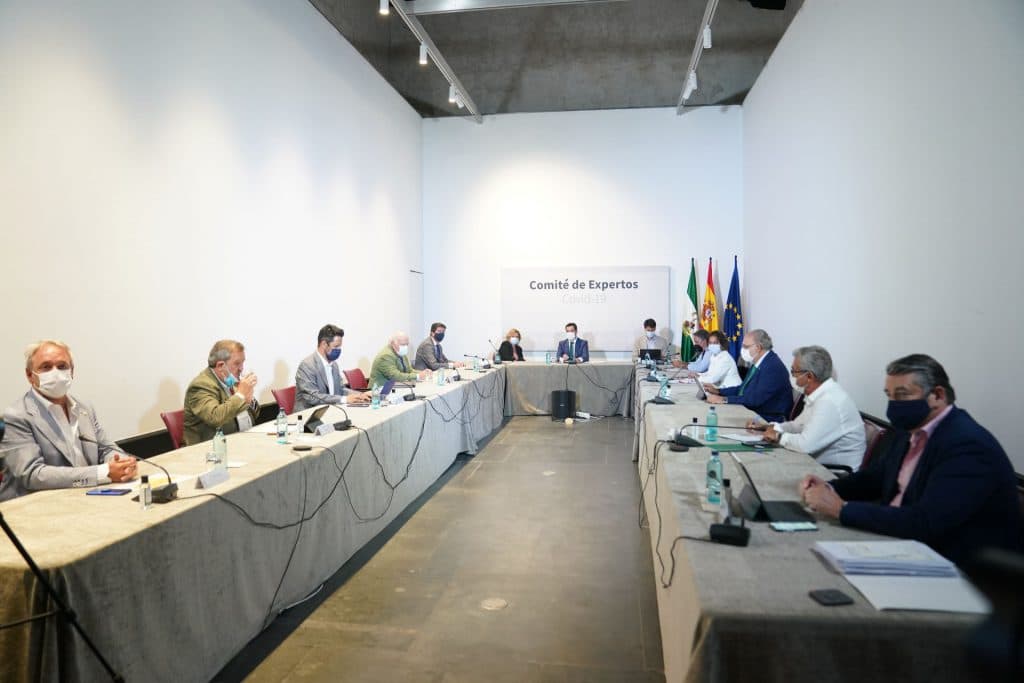 Nuevas medidas en Andalucía ante la «tendencia a la baja de la evolución de la pandemia»
