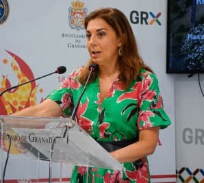 Granada activa un dispositivo de tráfico especial con casi cien policías para garantizar la seguridad en la vuelta al colegio