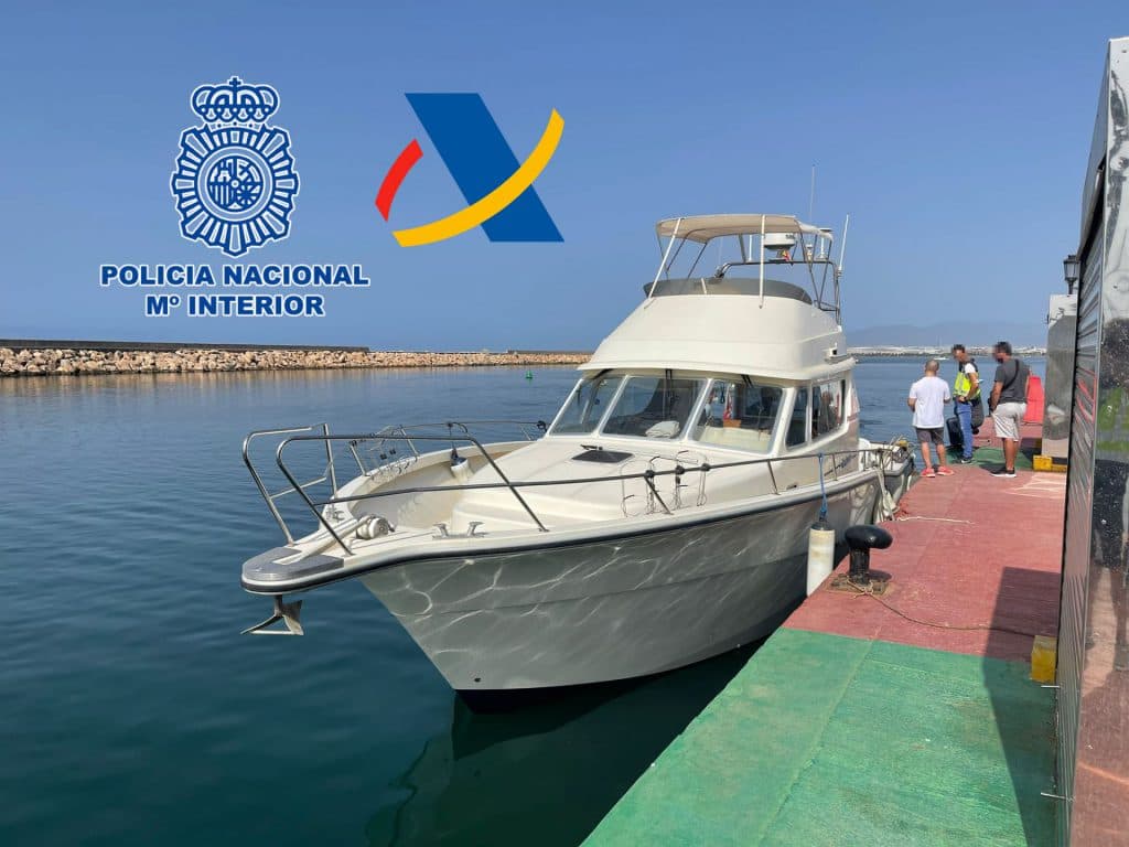 Interceptada una embarcación de recreo con 680 kilogramos de hachís