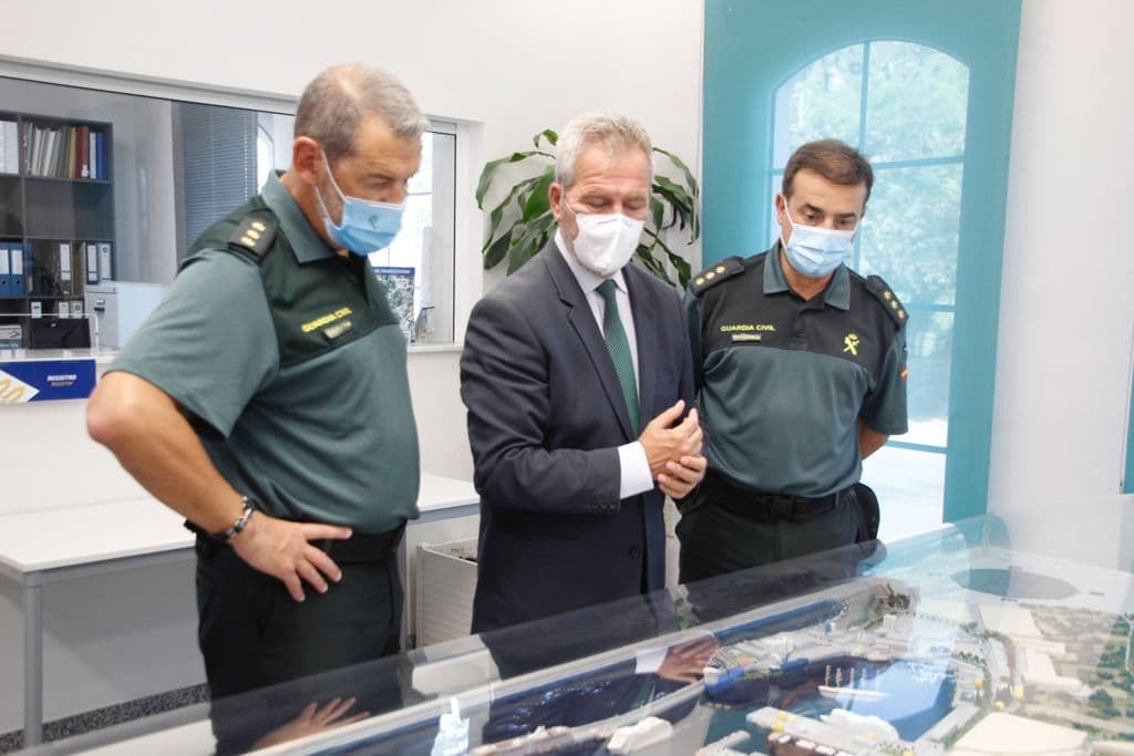 Visita institucional del Coronel del Servicio Marítimo de la Guardia Civil al Puerto de Motril