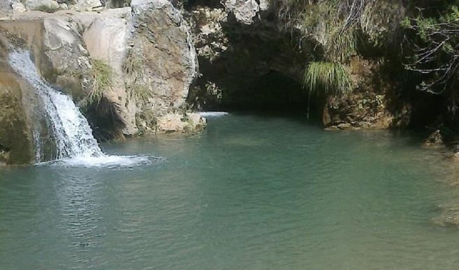 Evacuada en helicóptero una mujer herida cuando hacía barranquismo tras caer al Río Verde en Otívar