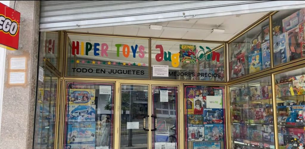 «Una tienda de juguetes congelada en los 90 y llena de tesoros»