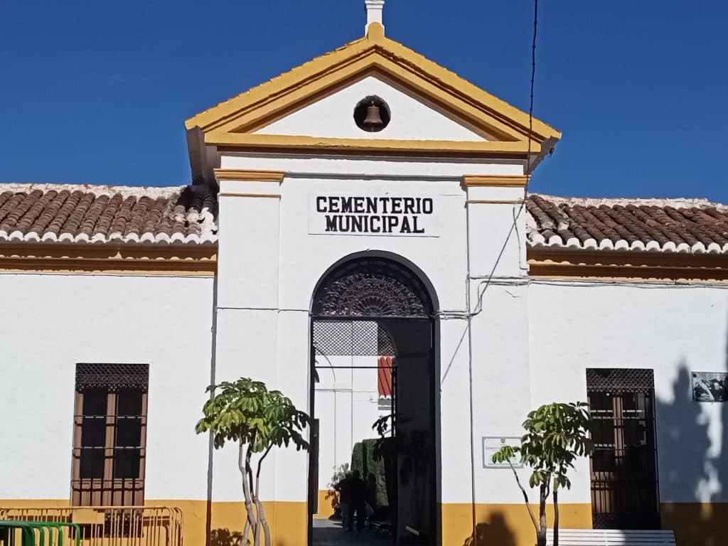 El Cementerio de Motril recupera el suministro tras las obras necesarias realizadas por Aguas y Servicios